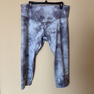 NWT Nike One Icon Clash Mid-Rise Cropped Leggings
